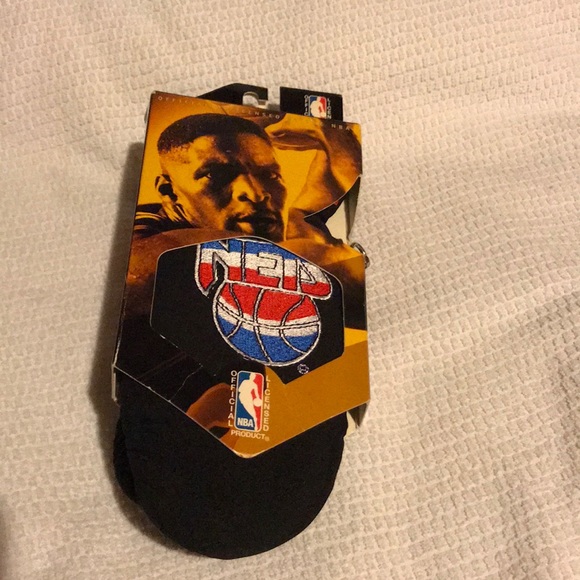 NWT Isotoner NBA Brooklyn Nets Thinsulate Mittens - Picture 3 of 8